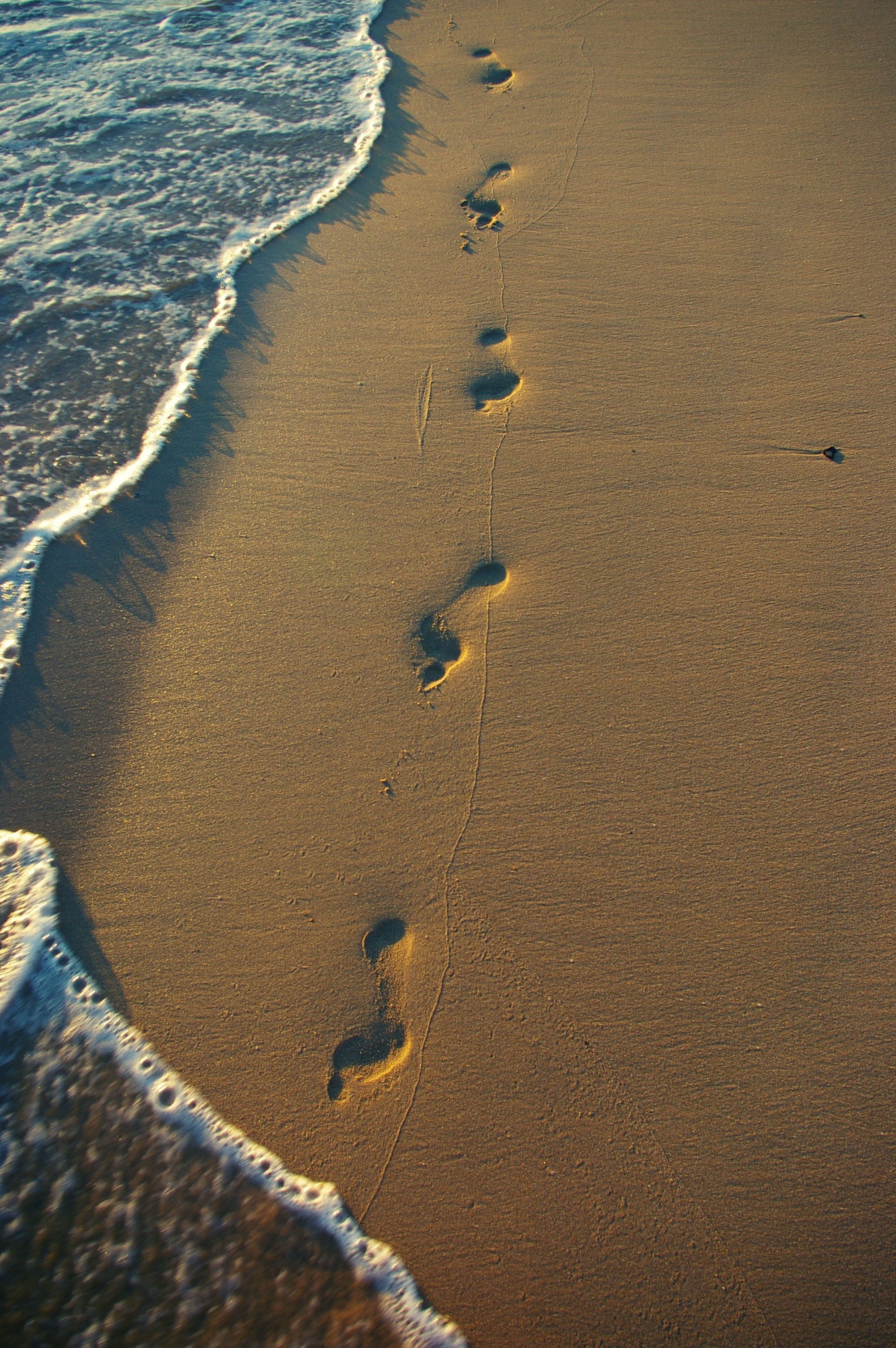 footprints-in-the-sand-wallpaper-4